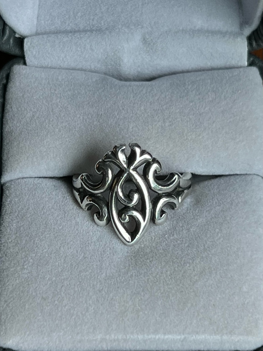 Retired James Avery Ornate Fish Ring